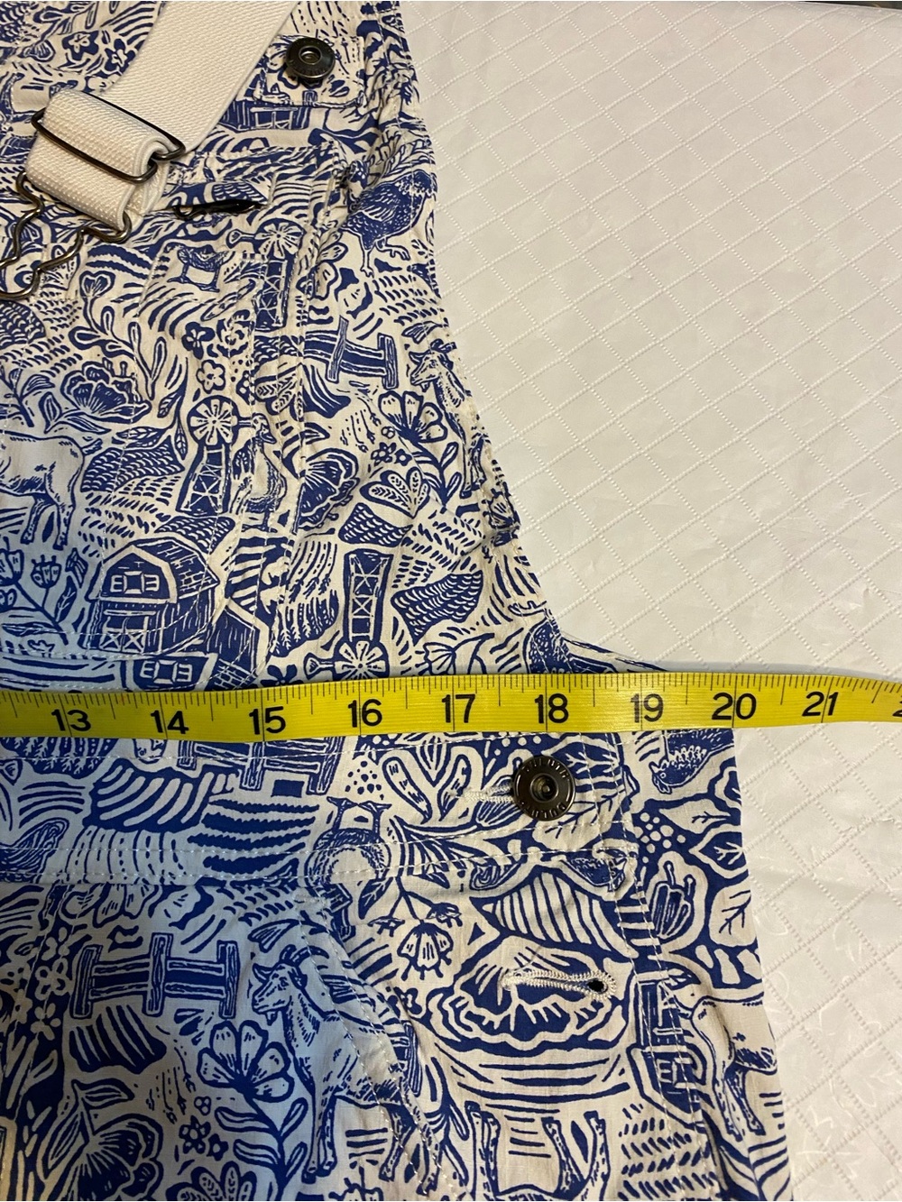 Duluth Trading Co Blue Floral-Patterned Women's Overalls large - Picture 3 of 6